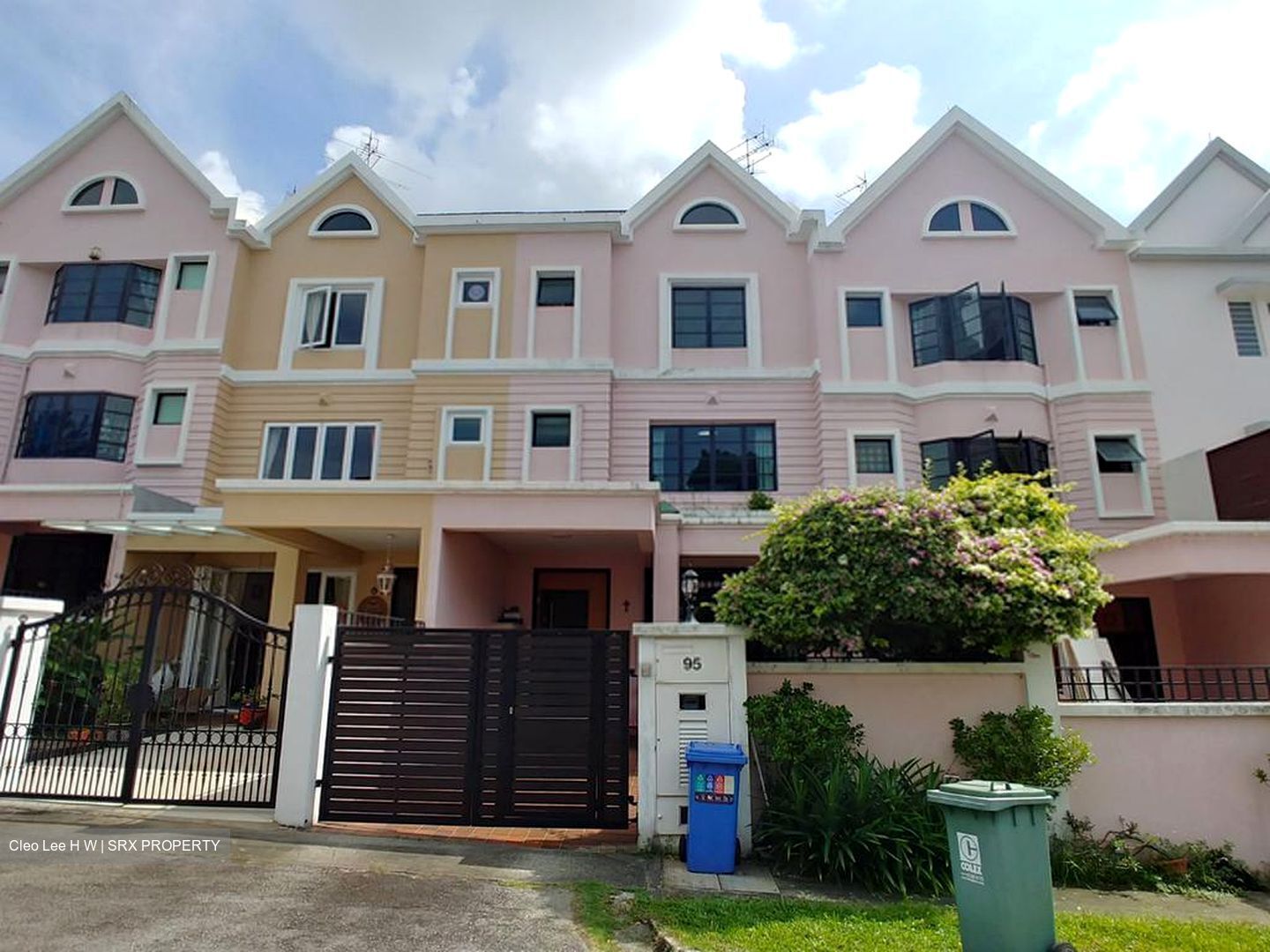 Highgate Crescent (D21), Terrace For Rent 97234081